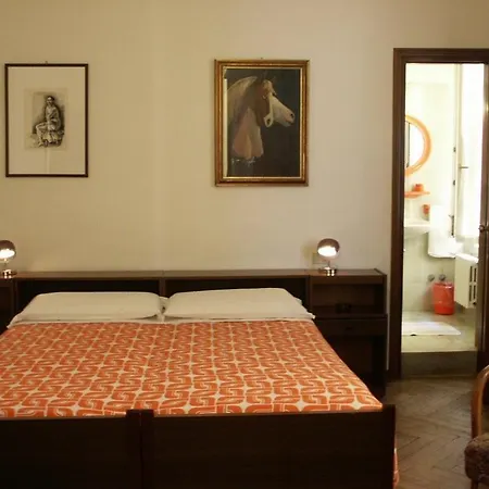 Hotel Corona 2*