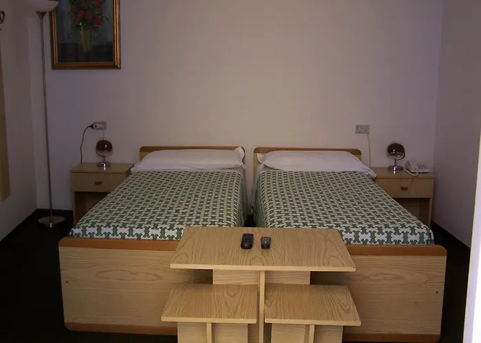 فندق Corona سالسوماجّوري تيرمي